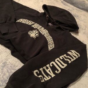 cropped UNH sweatshirt